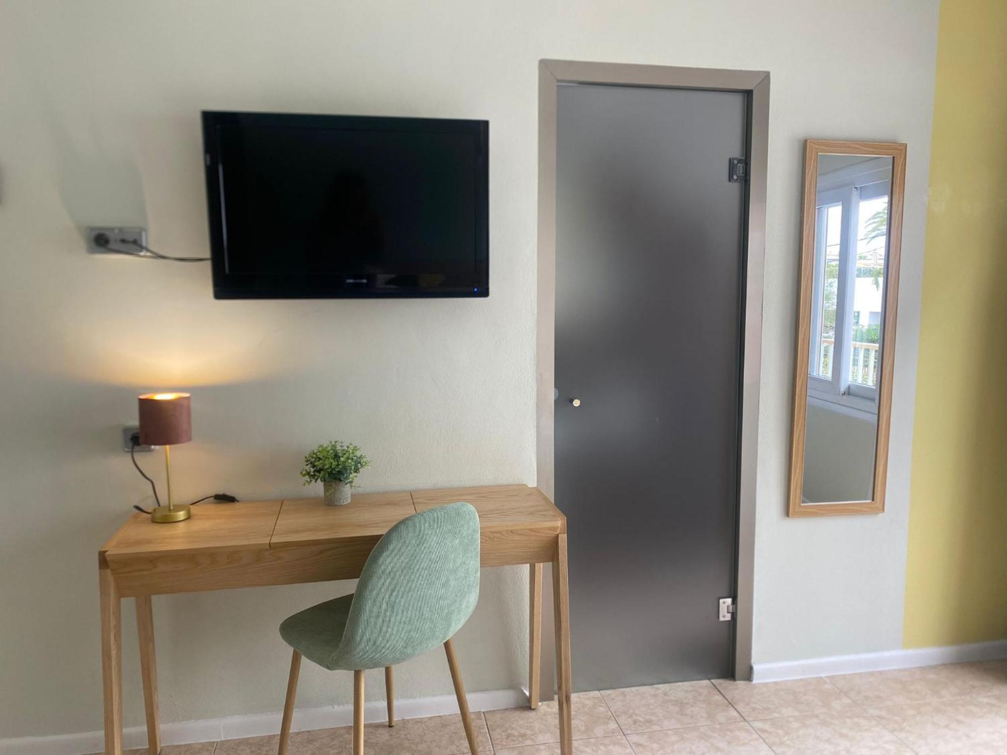 Hostal Playa De Palma Playa de Palma  Ngoại thất bức ảnh