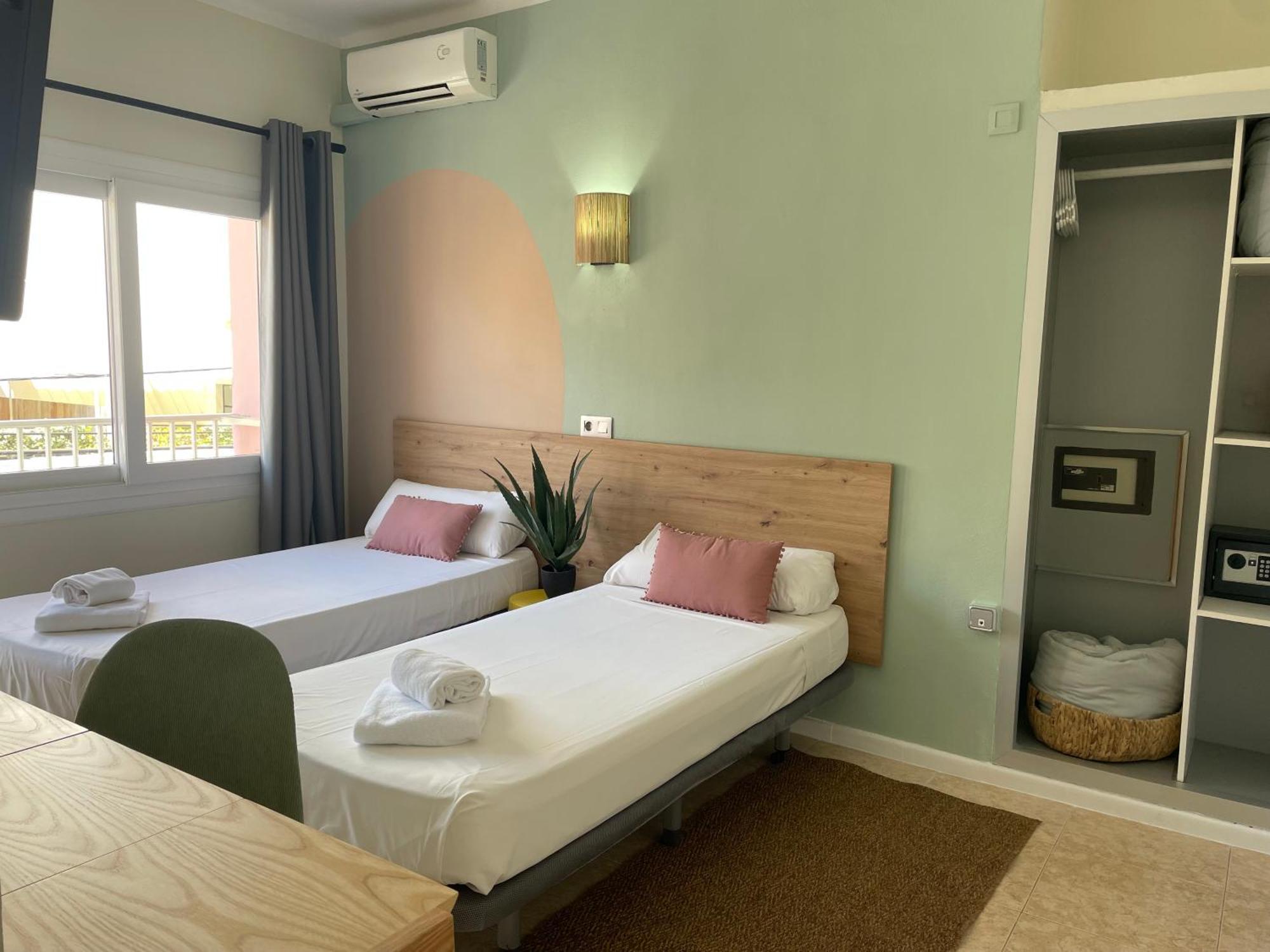 Hostal Playa De Palma Playa de Palma  Ngoại thất bức ảnh